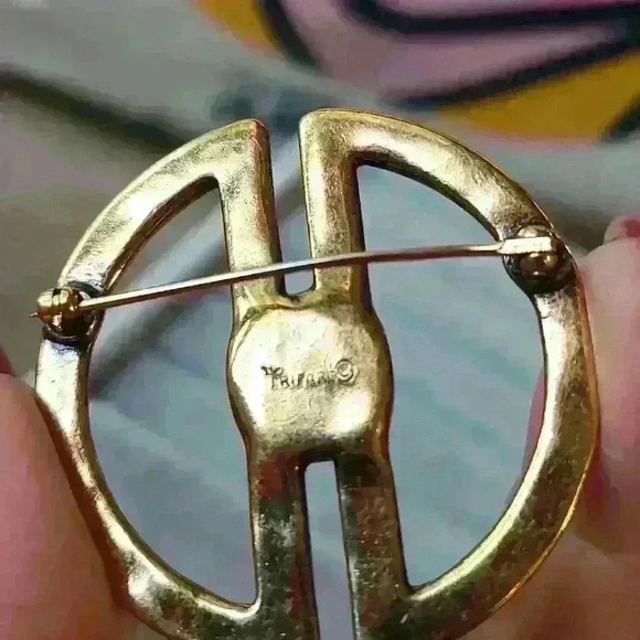 Crown Trifari brooch Gold-toned with black stone - Picture 12 of 12